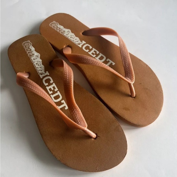 C.L.I.T. Coors Light Iced T Sandals Beer Shoes Thong Flip Flops Slides - Picture 3 of 3